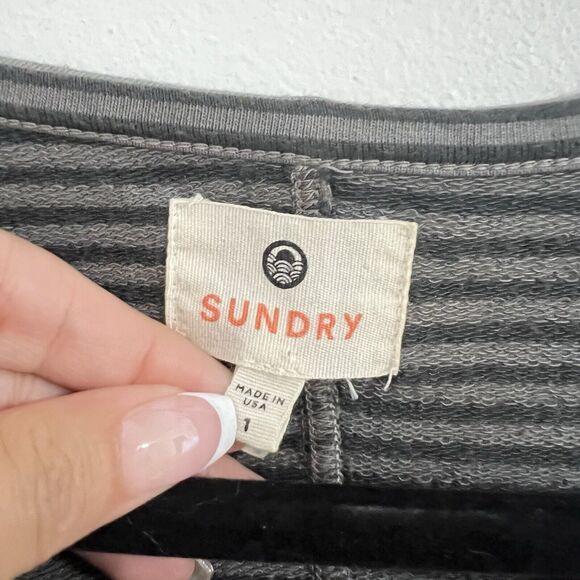 Sundry Sweater Dress Size 1 / Small Gray Striped Whimsy Jersey Streetwear Casual - Picture 2 of 5